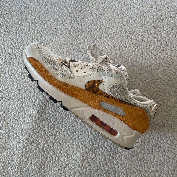 Nike Air Max 90 Animal Print 🧡 - Picture 6 of 9